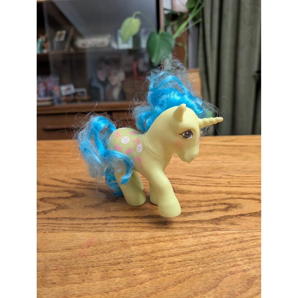 Vintage My Little Pony G1 Buttons Unicorn Yellow Blue Hair 1985 Hasbro Hong Kong